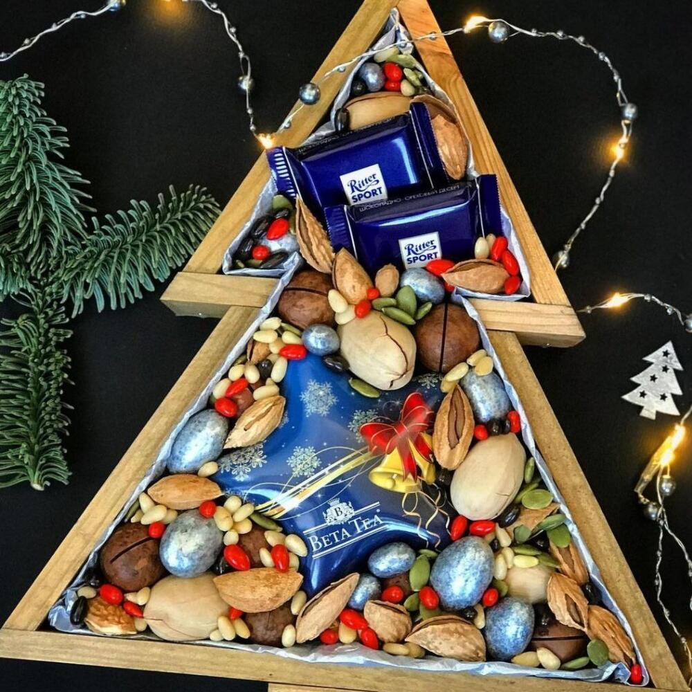 Бокс с орешками