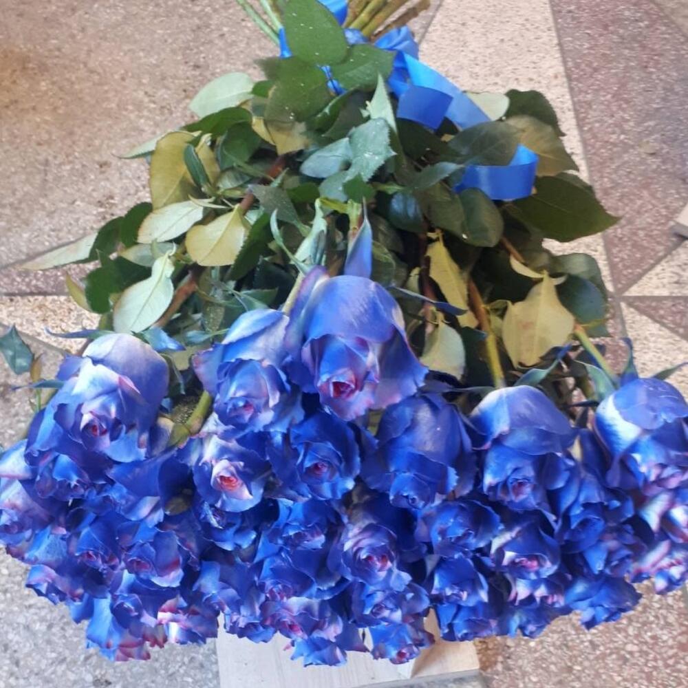 Букет из синих роз
